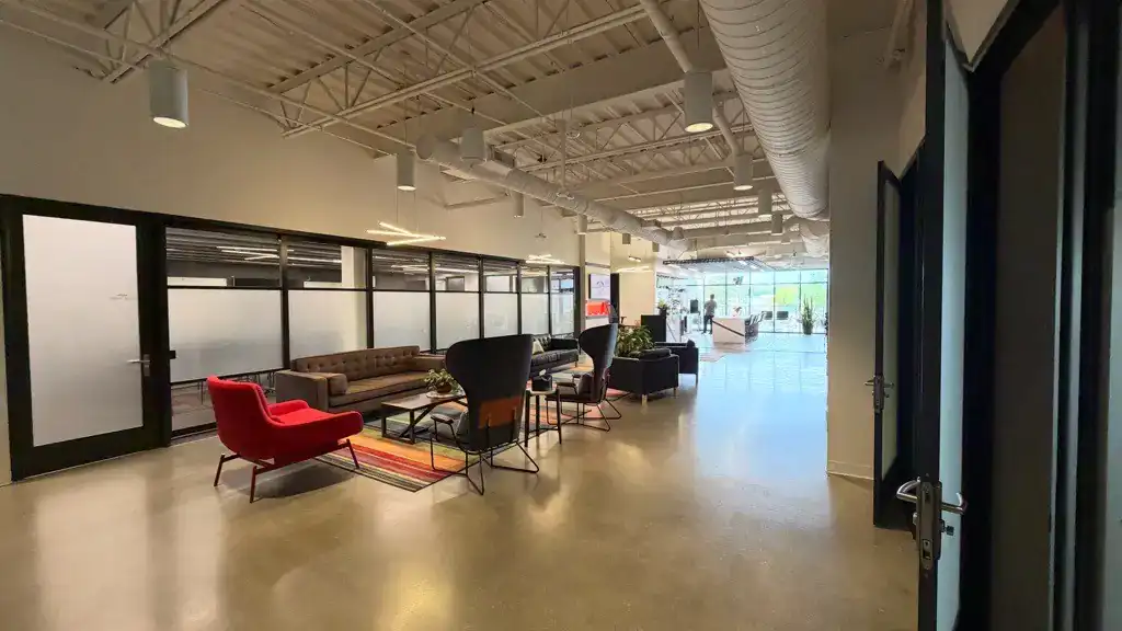 Carmel – Lounge