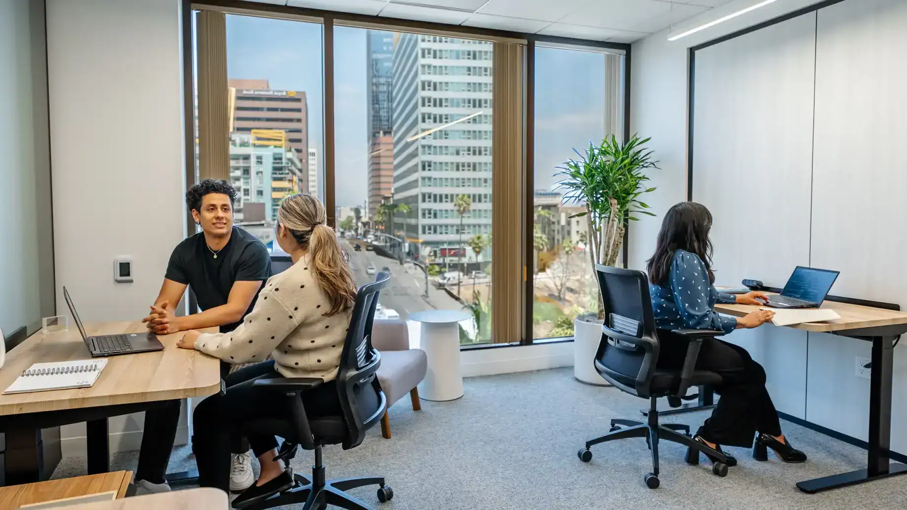 wilshire_small-team-room-flipped